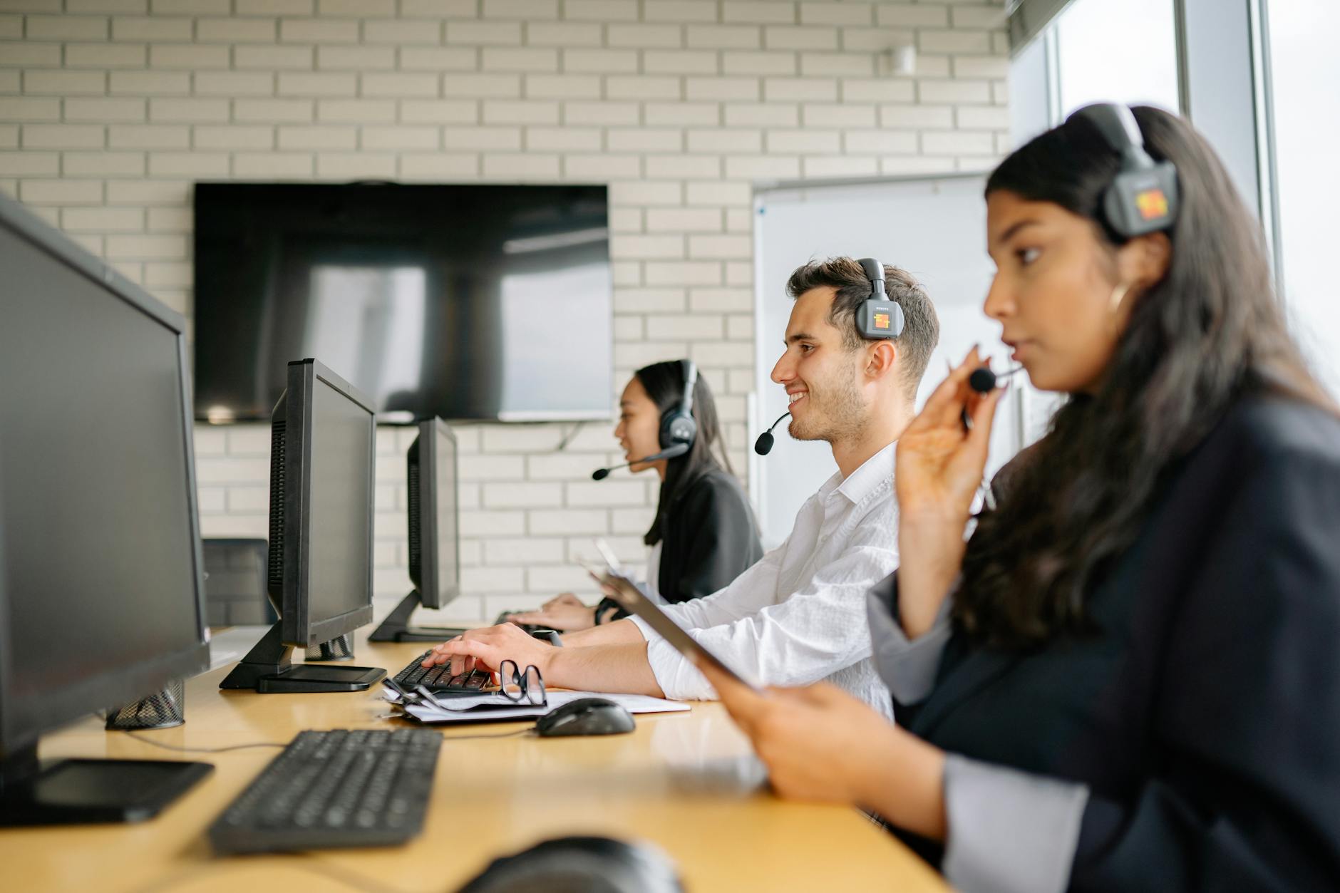 Dynamics 365 Customer Service: How AI Is Transforming Ontario Customer Support